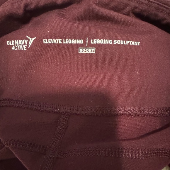 Burgundy Old Navy Elevate Leggings size Medium - Picture 5 of 5